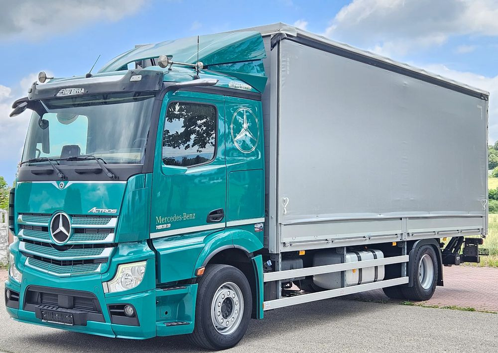 Mercedes-Benz ACTROS 1833 / BURTO-FIRANKA / WINDA / 18 PALET / 8600 ŁADOWNOŚĆ / AUTOMAT / DUŻY SILNIK / 10.2019 ROK / SYPIALKA / LEDY / KAMERY / VIRTUAL COCPIT/ JAK NOWY - Camión lona: foto 1 Mercedes-Benz ACTROS 1833 / BURTO-FIRANKA / WINDA / 18 PALET / 8600 ŁADOWNOŚĆ / AUTOMAT / DUŻY SILNIK / 10.2019 ROK / SYPIALKA / LEDY / KAMERY / VIRTUAL COCPIT/ JAK NOWY - Camión lona: foto 1