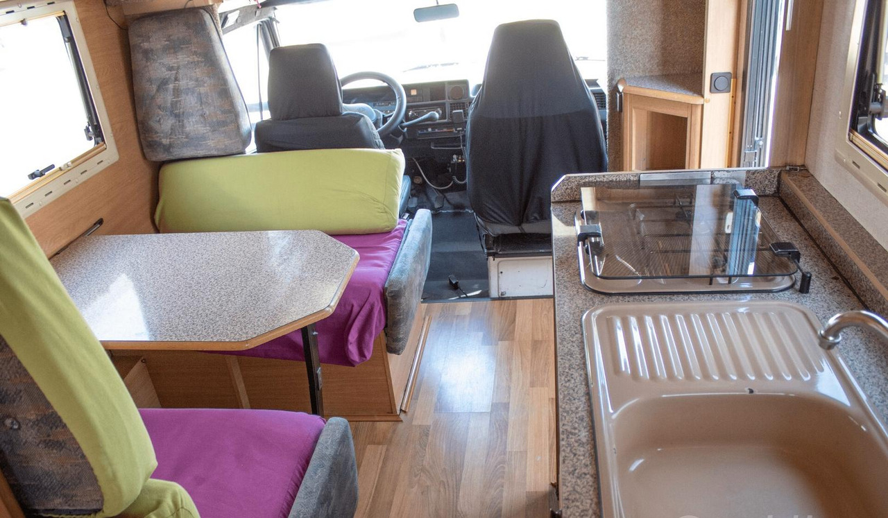 Adria 610 - Autocaravana capuchina: foto 4 Adria 610 - Autocaravana capuchina: foto 4