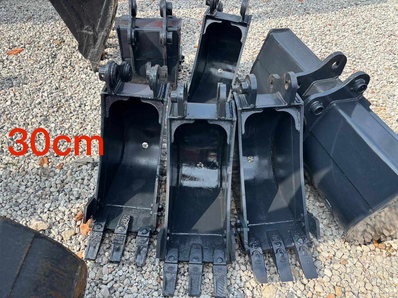 30cm bucket - Cazo para excavadora para Miniexcavadora: foto 1 30cm bucket - Cazo para excavadora para Miniexcavadora: foto 1