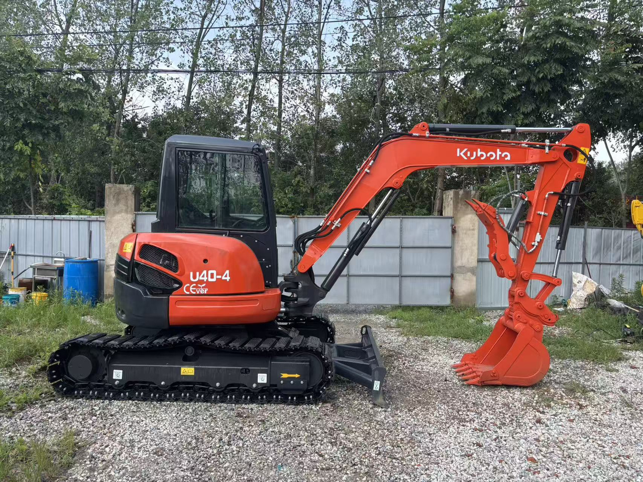 KUBOTA U40 - Miniexcavadora: foto 1 KUBOTA U40 - Miniexcavadora: foto 1