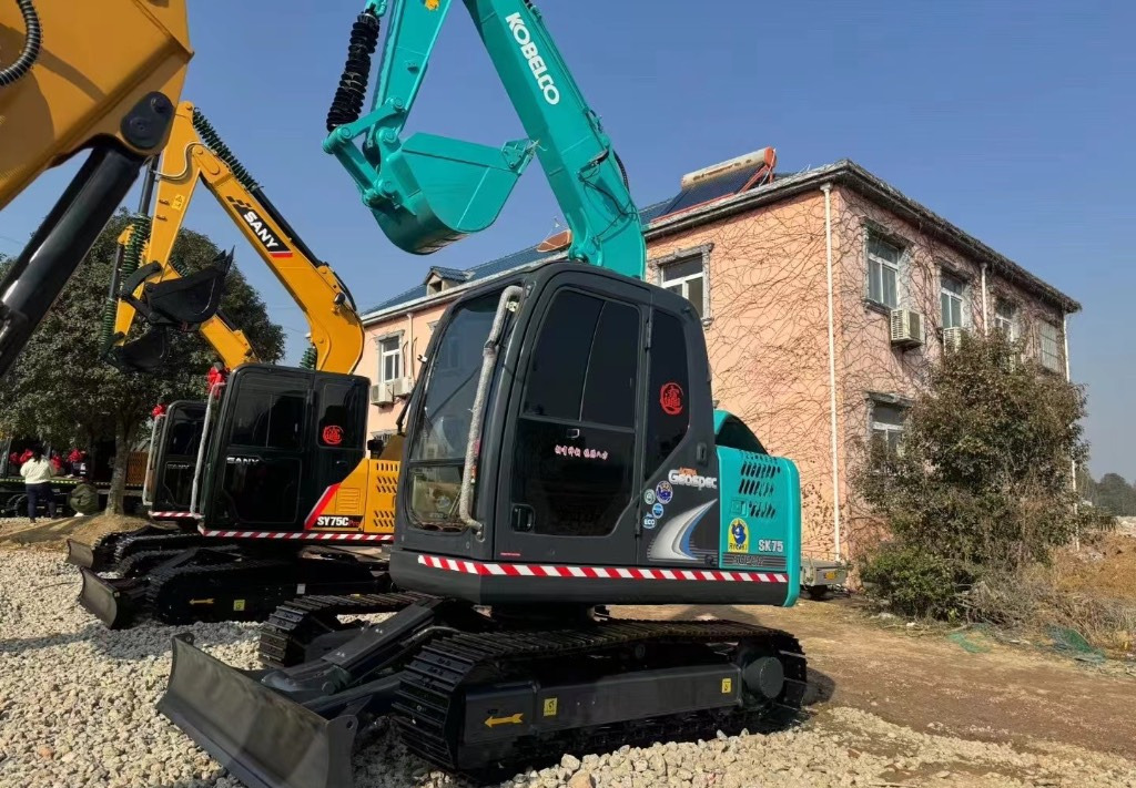 Kobelco SK 75 KOBELCO SK75-8 - Miniexcavadora: foto 1 Kobelco SK 75 KOBELCO SK75-8 - Miniexcavadora: foto 1