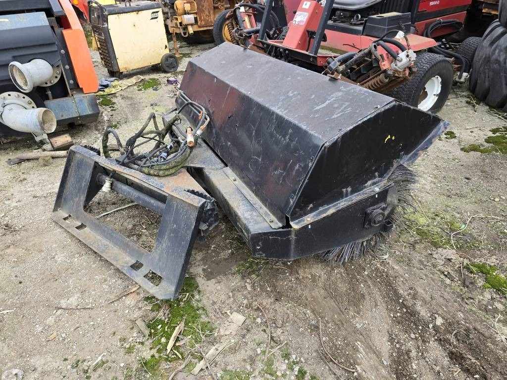 Bobcat Bobcat - Barredora cucharón para Maquinaria de construcción: foto 2 Bobcat Bobcat - Barredora cucharón para Maquinaria de construcción: foto 2