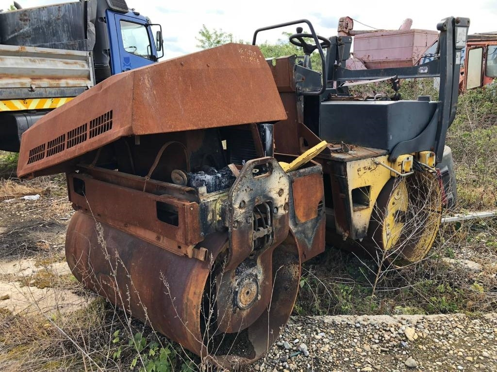 Bomag BW 135 AD FOR PARTS - Rodillo: foto 3 Bomag BW 135 AD FOR PARTS - Rodillo: foto 3