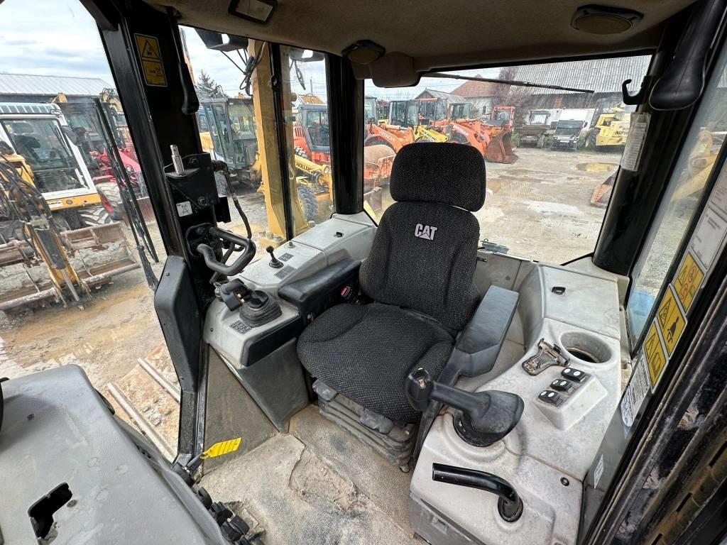 Bulldozer CAT D 6 N LGP: foto 13