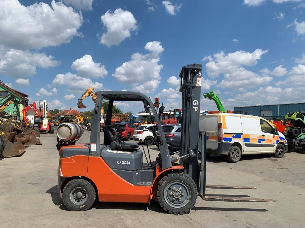 CPQD30 30 - Carretilla elevadora de gas: foto 3 CPQD30 30 - Carretilla elevadora de gas: foto 3
