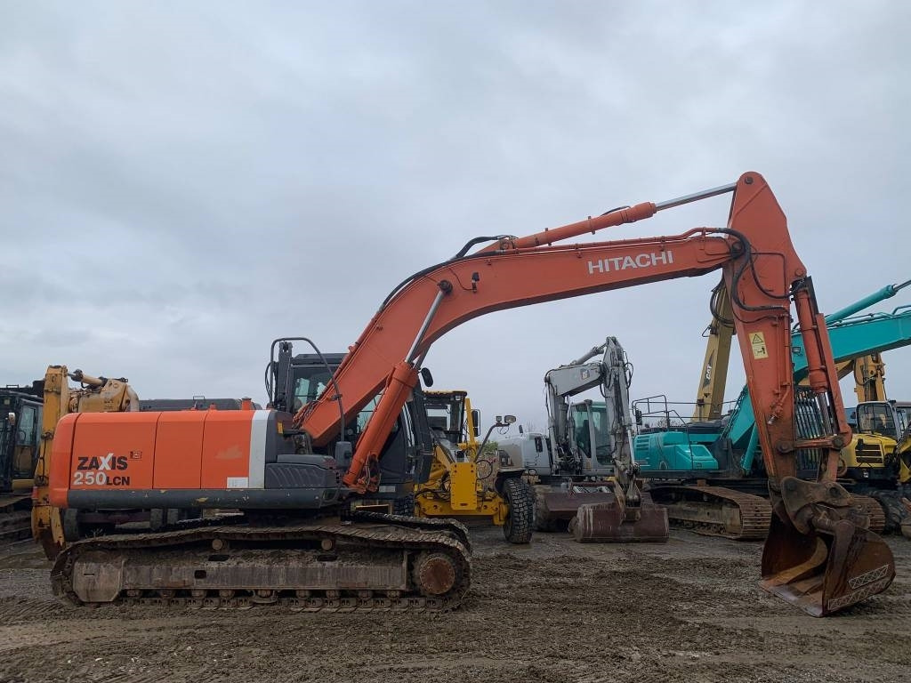 Hitachi ZX 250 LC N-3 - Excavadora de cadenas: foto 5 Hitachi ZX 250 LC N-3 - Excavadora de cadenas: foto 5