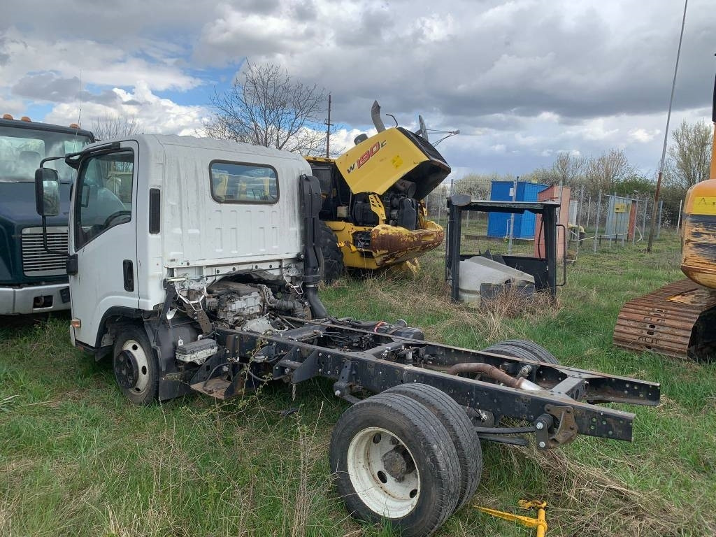 Isuzu FOR PARTS - Camión chasis: foto 4 Isuzu FOR PARTS - Camión chasis: foto 4