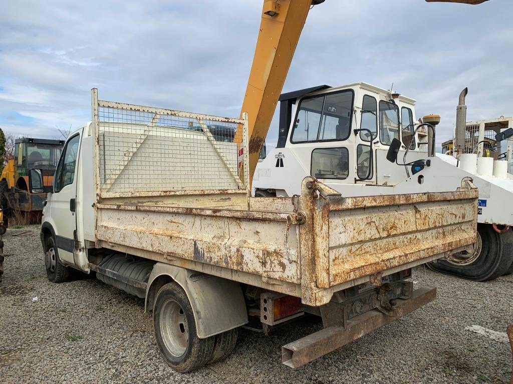 Iveco 35.10 - Furgoneta basculante: foto 4 Iveco 35.10 - Furgoneta basculante: foto 4