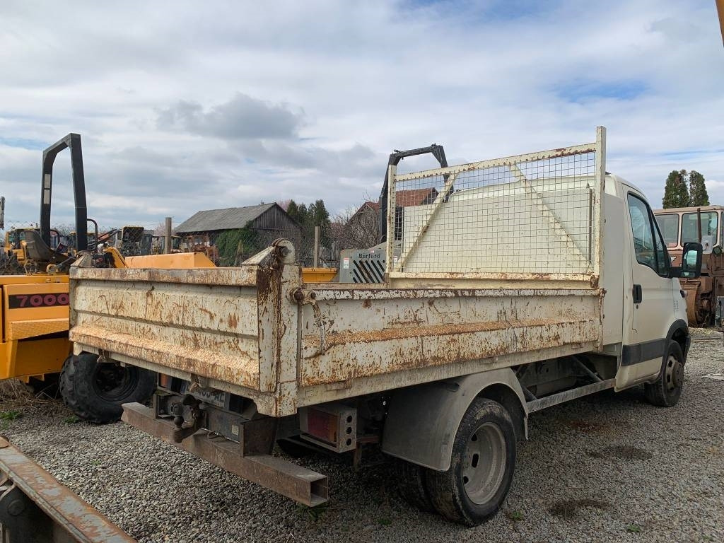 Iveco 35.10 - Furgoneta basculante: foto 3 Iveco 35.10 - Furgoneta basculante: foto 3