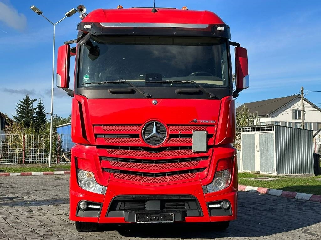 Mercedes-Benz Actros 963-4-A - Camión caja cerrada: foto 2 Mercedes-Benz Actros 963-4-A - Camión caja cerrada: foto 2