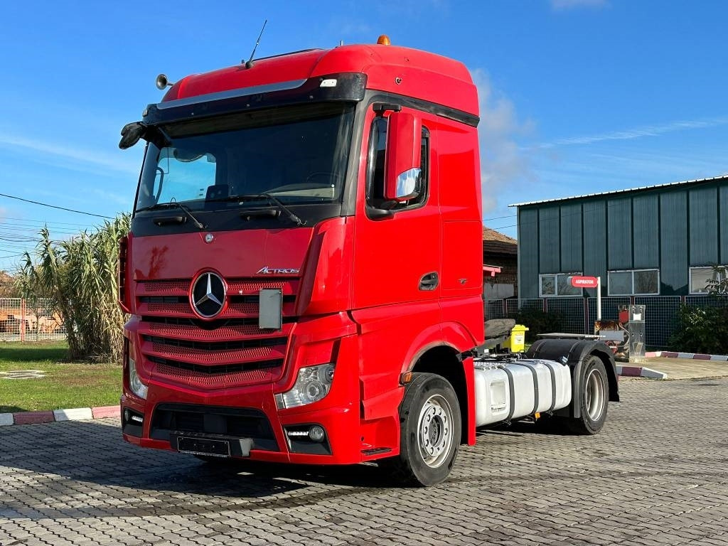 Mercedes-Benz Actros 963-4-A - Camión caja cerrada: foto 4 Mercedes-Benz Actros 963-4-A - Camión caja cerrada: foto 4