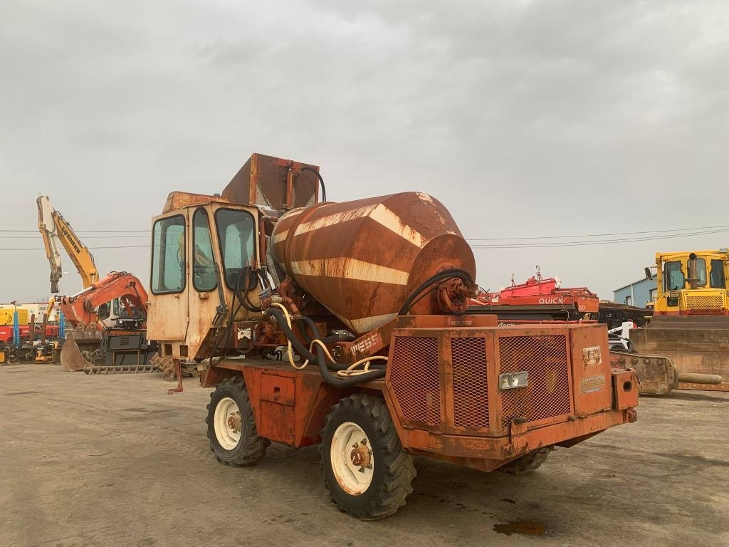 Messersi P2-R4 - Camión hormigonera: foto 4 Messersi P2-R4 - Camión hormigonera: foto 4