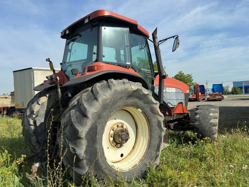 Tractor New Holland G 210: foto 7
