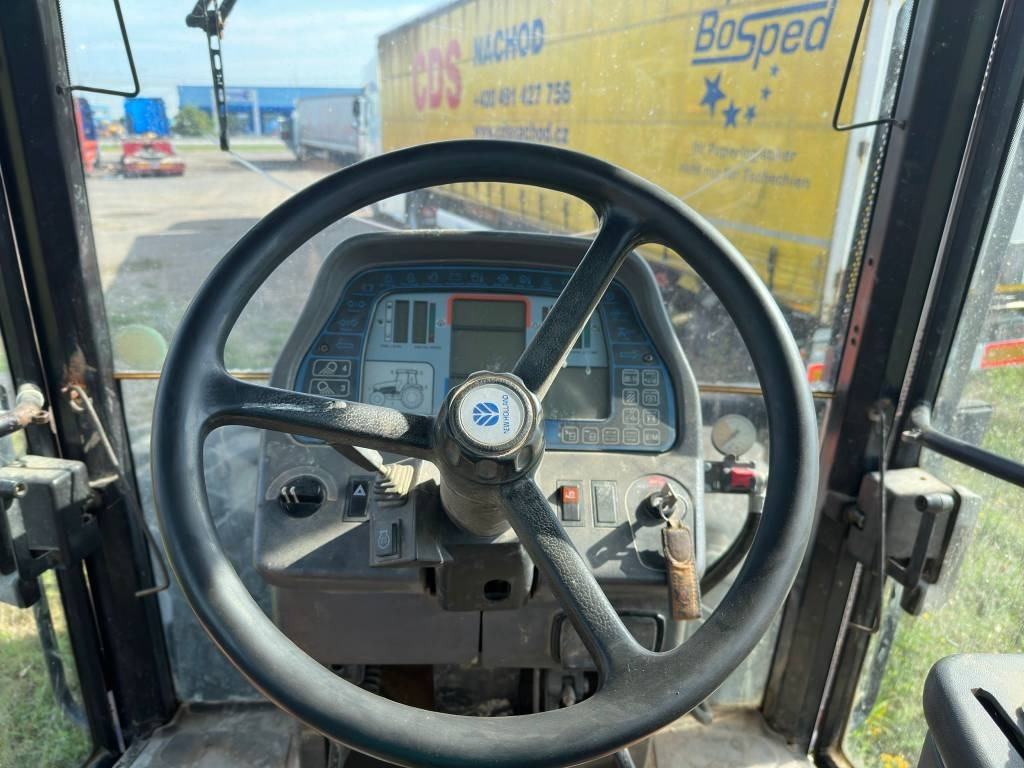 Tractor New Holland G 210: foto 11