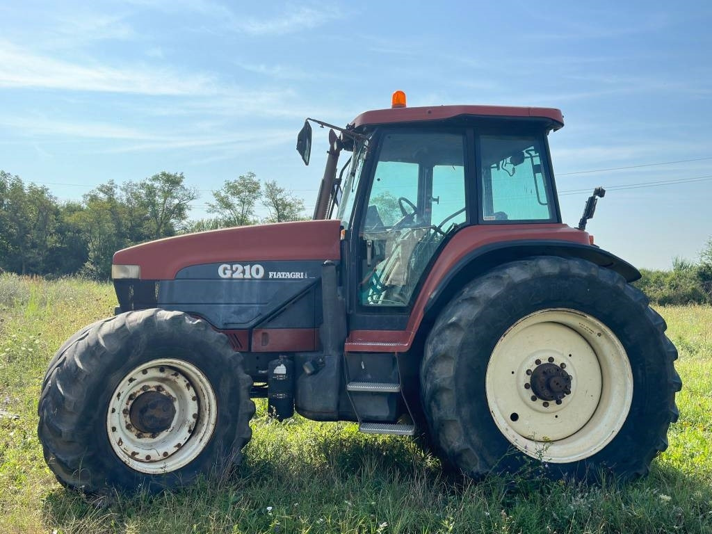 New Holland G 210 - Tractor: foto 2 New Holland G 210 - Tractor: foto 2
