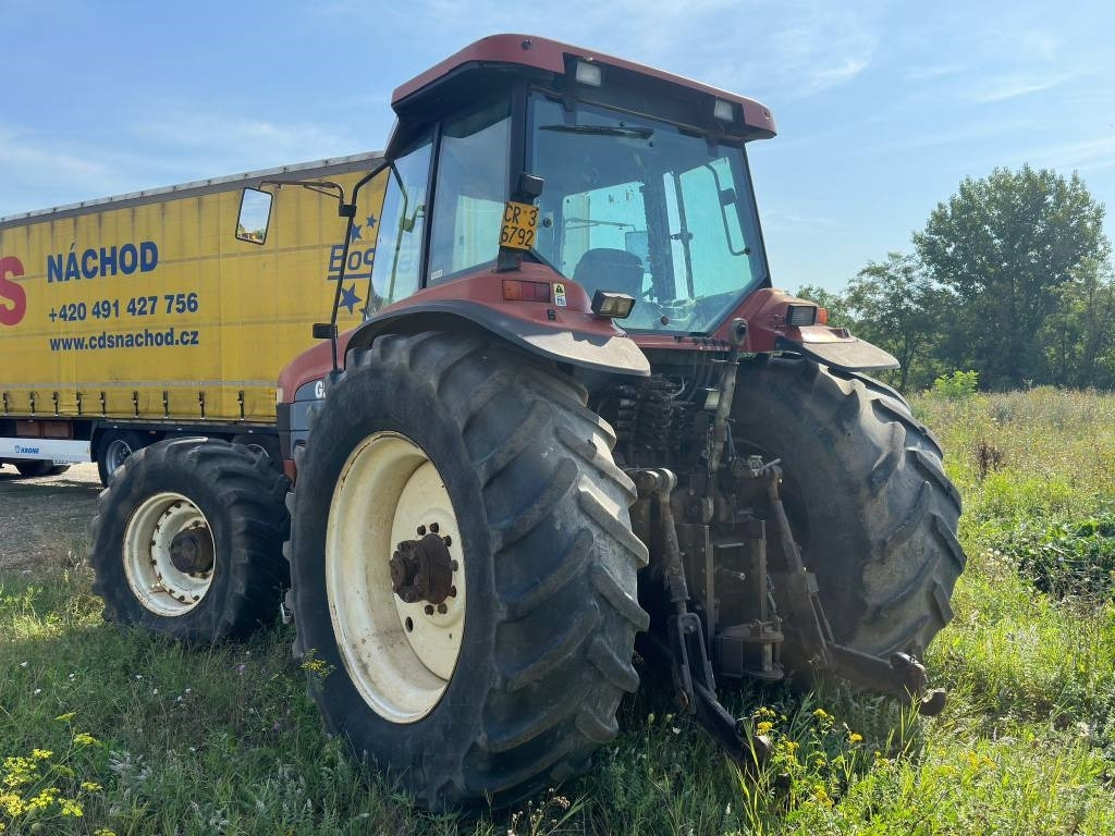 New Holland G 210 - Tractor: foto 3 New Holland G 210 - Tractor: foto 3