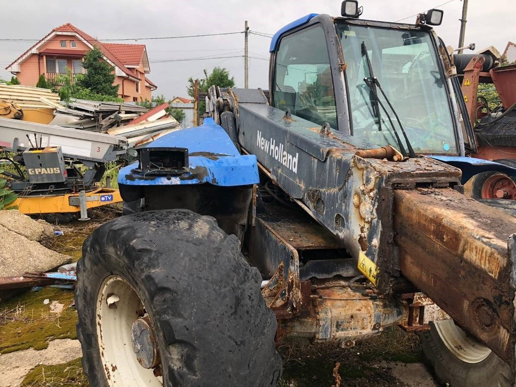 Manipulador telescópico New Holland LM 435-410 FOR PARTS: foto 7 Manipulador telescópico New Holland LM 435-410 FOR PARTS: foto 7