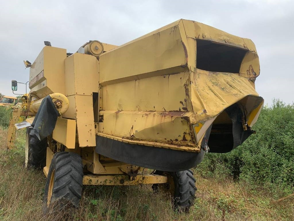 New Holland TX 32 - Cosechadora de granos: foto 5 New Holland TX 32 - Cosechadora de granos: foto 5