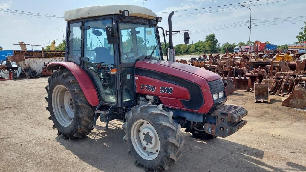TYM T700 - Tractor: foto 1 TYM T700 - Tractor: foto 1
