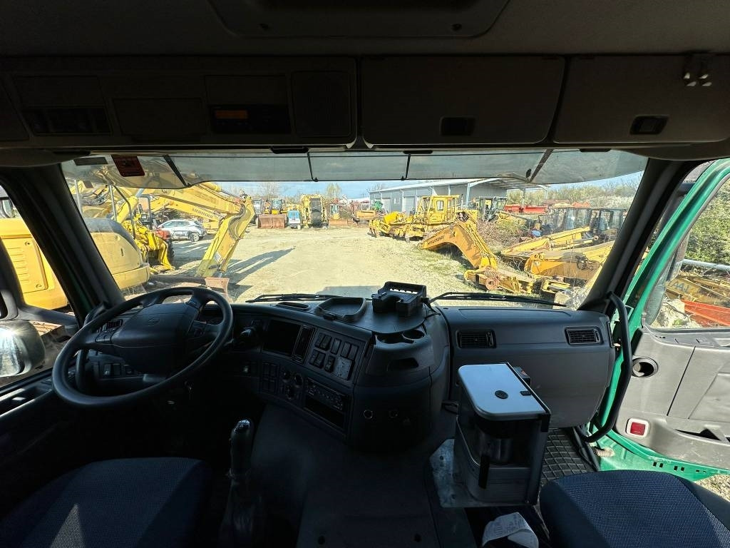 Camión bomba de hormigón Volvo FM 480: foto 10