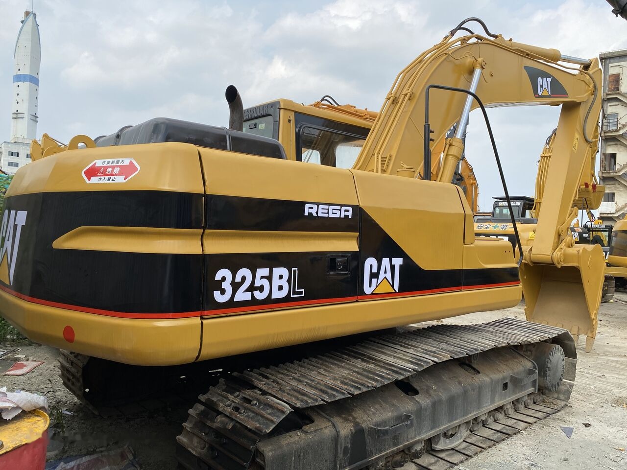 Caterpillar 325BL - Excavadora de cadenas: foto 1 Caterpillar 325BL - Excavadora de cadenas: foto 1