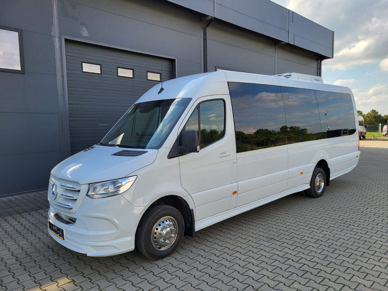 Mercedes-Benz Sprinter 519 CDI 24 places + 4 standing NEW - Autocar: foto 2 Mercedes-Benz Sprinter 519 CDI 24 places + 4 standing NEW - Autocar: foto 2