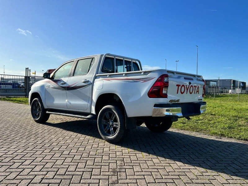 Toyota Hilux GLX SR5 4x4 - 2 UNITS IN STOCK - 2.4 D Double Cab - EURO 2 - NEW!! - Pick-up, Furgoneta combi: foto 3 Toyota Hilux GLX SR5 4x4 - 2 UNITS IN STOCK - 2.4 D Double Cab - EURO 2 - NEW!! - Pick-up, Furgoneta combi: foto 3