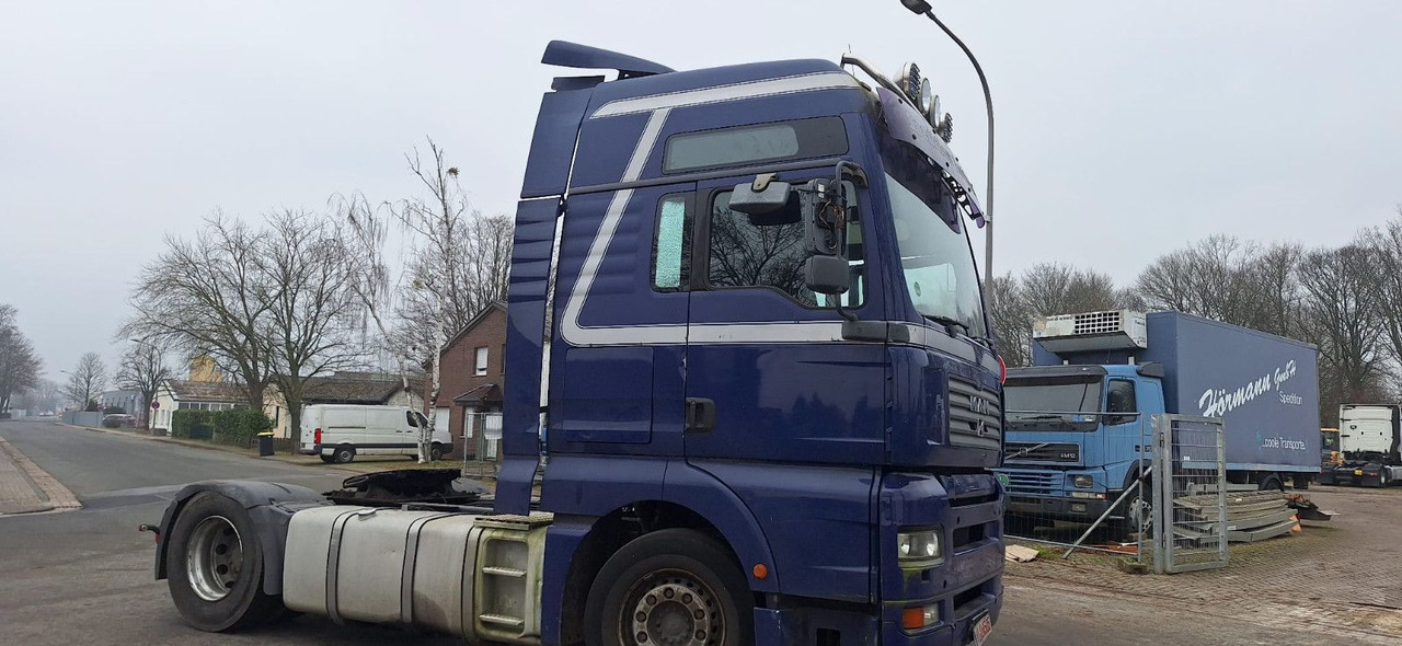 MAN 18.430 TGA G/Haus Hochdach xxl - Cabeza tractora: foto 3 MAN 18.430 TGA G/Haus Hochdach xxl - Cabeza tractora: foto 3