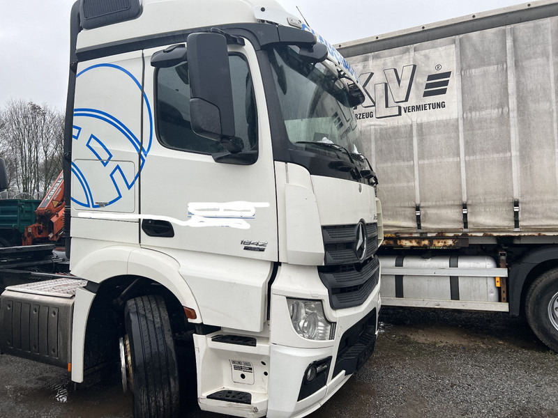 Mercedes-Benz 1842 LS Actros 1-Hand - Cabeza tractora: foto 2 Mercedes-Benz 1842 LS Actros 1-Hand - Cabeza tractora: foto 2