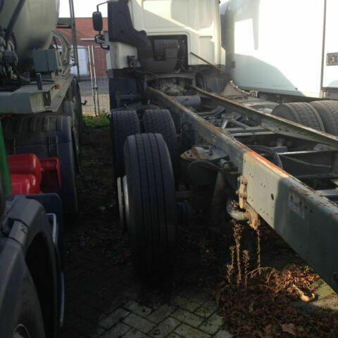DAF CF 85-410 6X2 Blatt/Luft G.Haus Fahrgestell - Camión chasis: foto 2 DAF CF 85-410 6X2 Blatt/Luft G.Haus Fahrgestell - Camión chasis: foto 2