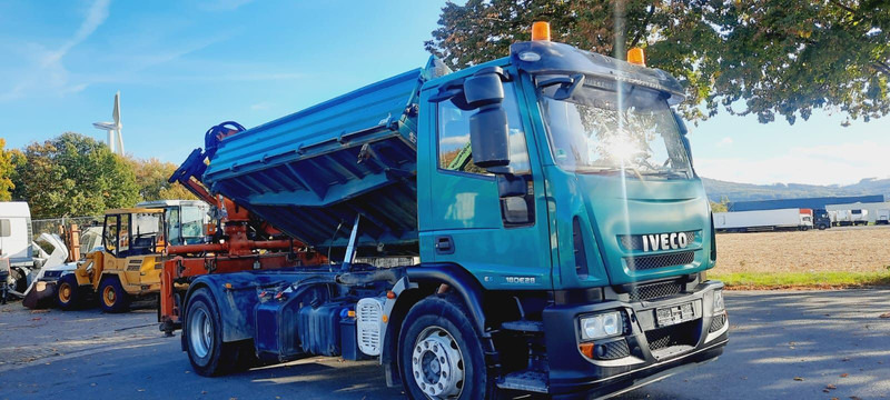 Iveco ML180E28K 4x2 mit Kran/Funk/Greifer - Camión volquete, Camión grúa: foto 4 Iveco ML180E28K 4x2 mit Kran/Funk/Greifer - Camión volquete, Camión grúa: foto 4