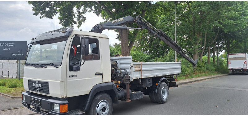 MAN 10.163 Kipper mit Kran+Greifer - Camión volquete: foto 1 MAN 10.163 Kipper mit Kran+Greifer - Camión volquete: foto 1