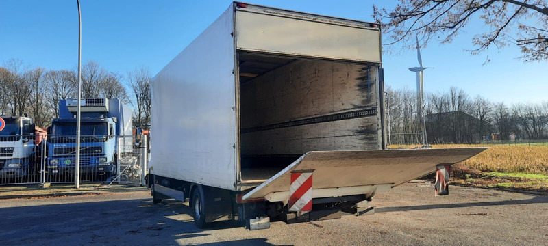 MAN L2000 - Camión caja cerrada: foto 4 MAN L2000 - Camión caja cerrada: foto 4