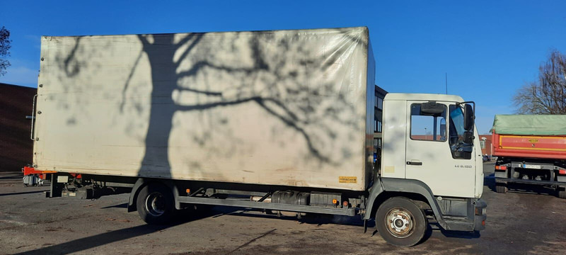 MAN L2000 - Camión caja cerrada: foto 2 MAN L2000 - Camión caja cerrada: foto 2