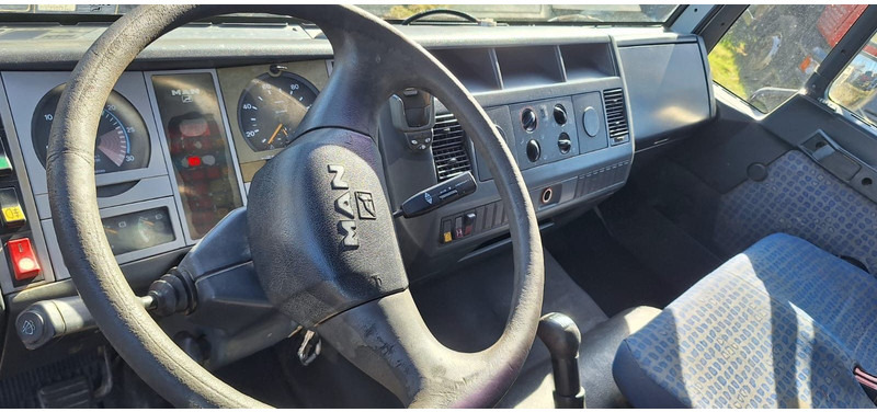 Camión volquete, Camión grúa MAN TGM 18.220 4x2 3.S-Kipper mit Kran: foto 12