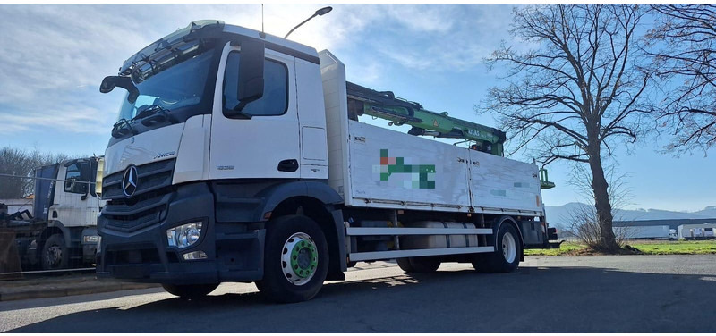 Mercedes-Benz 1835 Antos 4x2 Klima 1-Hand - Camión caja abierta, Camión grúa: foto 1 Mercedes-Benz 1835 Antos 4x2 Klima 1-Hand - Camión caja abierta, Camión grúa: foto 1