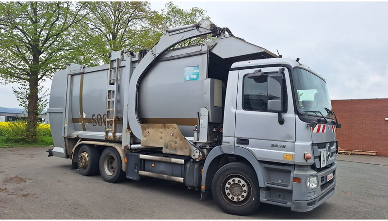 Mercedes-Benz 2532 Actros Überkopflader - Camión de basura: foto 3 Mercedes-Benz 2532 Actros Überkopflader - Camión de basura: foto 3