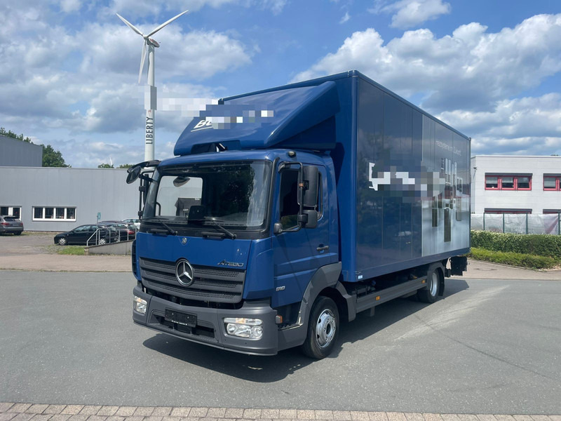 Mercedes-Benz 818 Koffer mit LBW - Camión caja cerrada: foto 1 Mercedes-Benz 818 Koffer mit LBW - Camión caja cerrada: foto 1