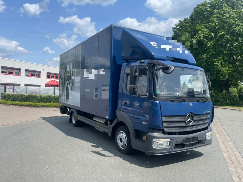 Mercedes-Benz 818 Koffer mit LBW - Camión caja cerrada: foto 2 Mercedes-Benz 818 Koffer mit LBW - Camión caja cerrada: foto 2