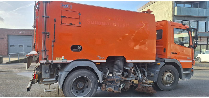 Mercedes-Benz Atego 1524 2 6-Zyl. 4x2 - Barredora vial: foto 2 Mercedes-Benz Atego 1524 2 6-Zyl. 4x2 - Barredora vial: foto 2