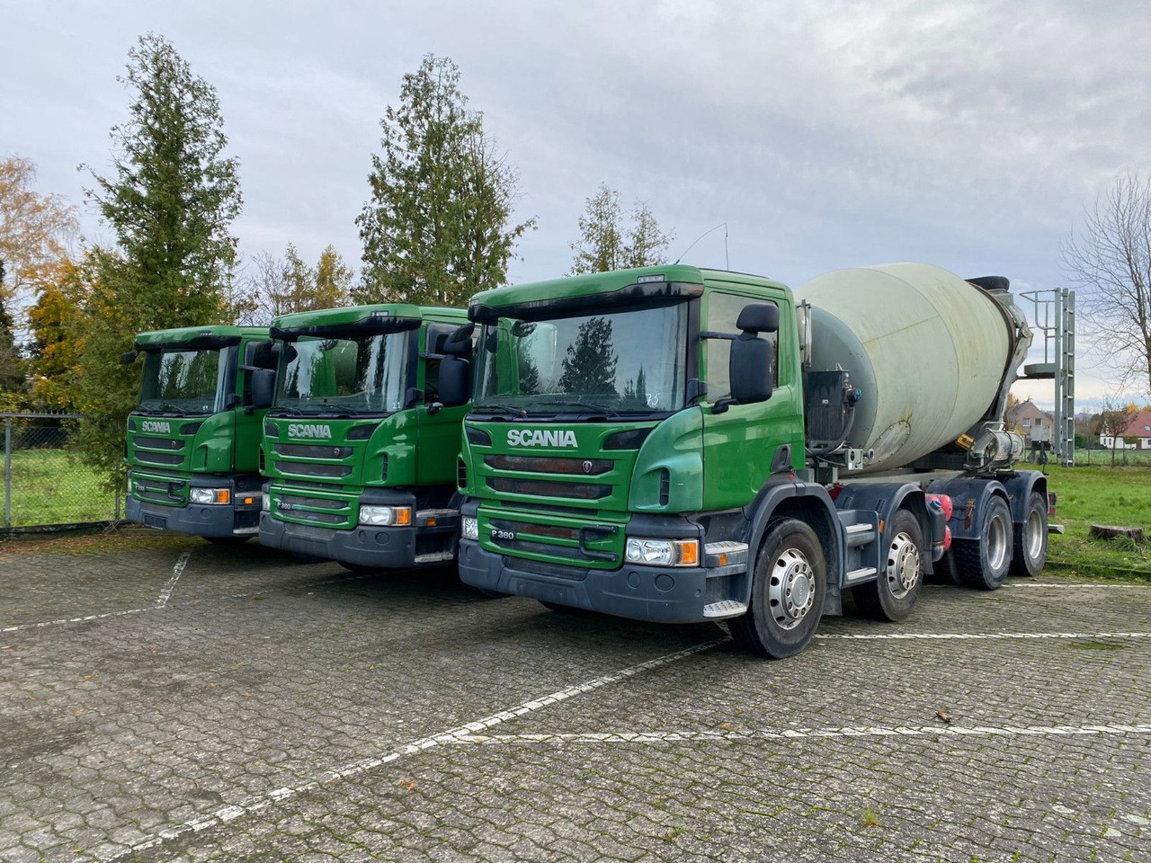 Scania 2x P360 Betonmischer 8x4 Blatt/Blatt E6 2 stück - Camión hormigonera: foto 1 Scania 2x P360 Betonmischer 8x4 Blatt/Blatt E6 2 stück - Camión hormigonera: foto 1
