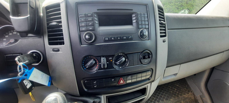 Volkswagen Crafter TDI Lang/Klima 3-Sitzer - Furgón: foto 5 Volkswagen Crafter TDI Lang/Klima 3-Sitzer - Furgón: foto 5