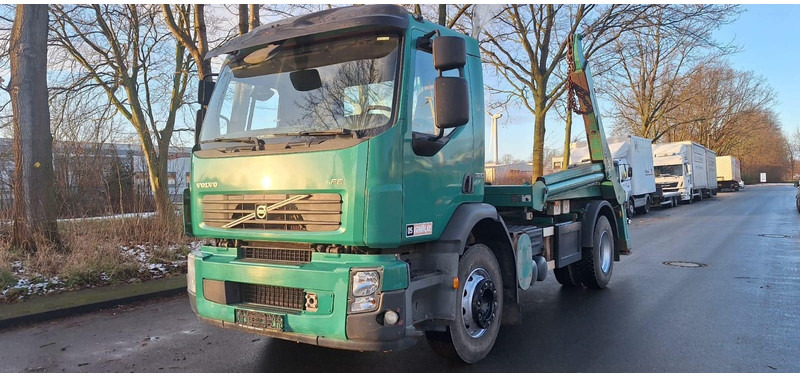 Volvo Absetzkipper FE-320 - Camión portacontenedor de cadenas: foto 1 Volvo Absetzkipper FE-320 - Camión portacontenedor de cadenas: foto 1