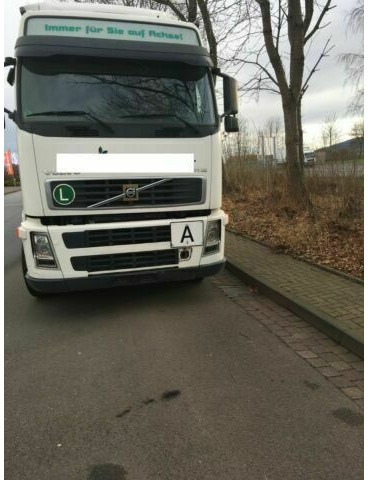 Volvo FH12-420 G.Haus 2xBett Klima Schaltgetriebe Reta - Camión multibasculante: foto 3 Volvo FH12-420 G.Haus 2xBett Klima Schaltgetriebe Reta - Camión multibasculante: foto 3