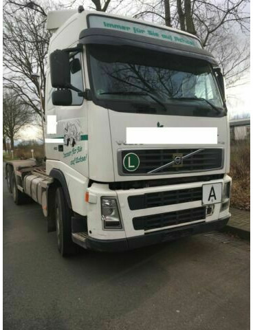 Volvo FH12-420 G.Haus 2xBett Klima Schaltgetriebe Reta - Camión multibasculante: foto 2 Volvo FH12-420 G.Haus 2xBett Klima Schaltgetriebe Reta - Camión multibasculante: foto 2