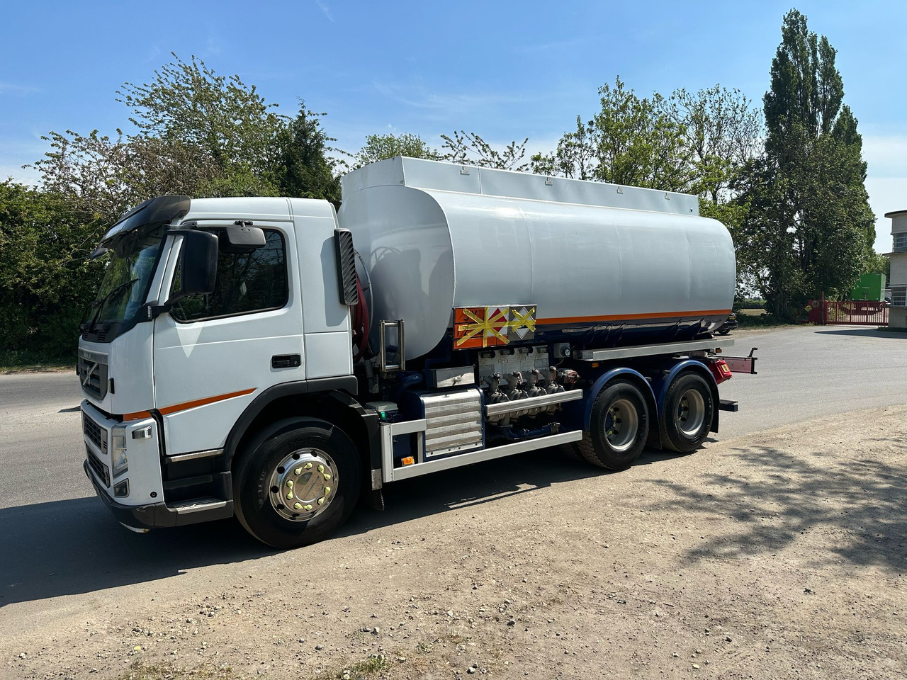 Camión cisterna 2011 Volvo FM Fuel Tanker: foto 9