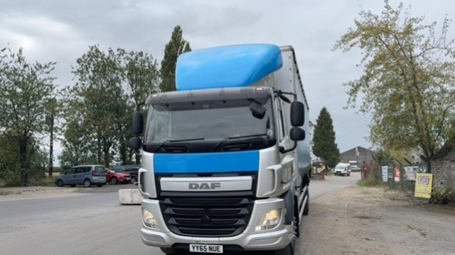 2015 DAF CF 330 Curtainside Truck - Camión lona: foto 5 2015 DAF CF 330 Curtainside Truck - Camión lona: foto 5