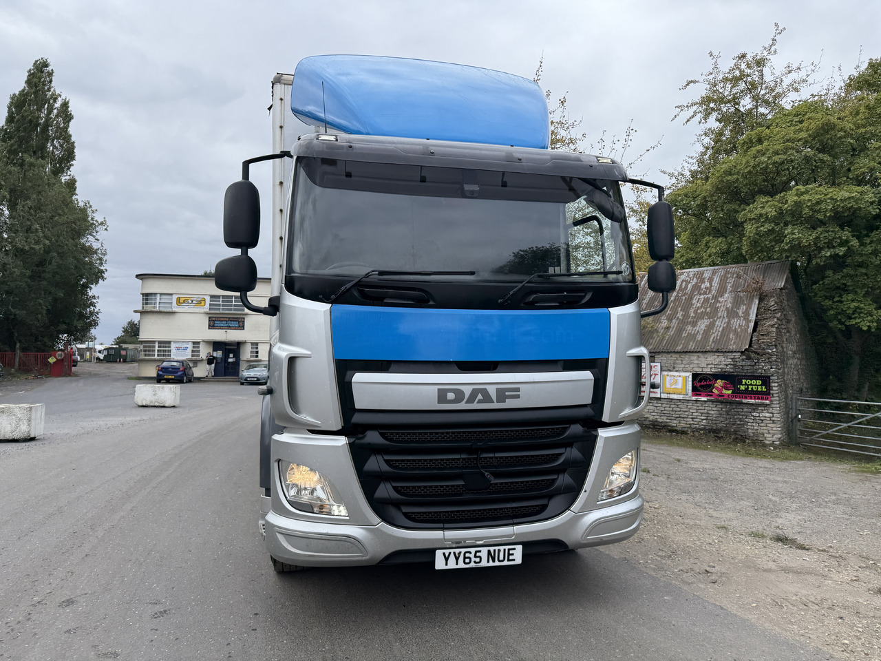 2015 DAF CF 330 Curtainside Truck - Camión lona: foto 3 2015 DAF CF 330 Curtainside Truck - Camión lona: foto 3