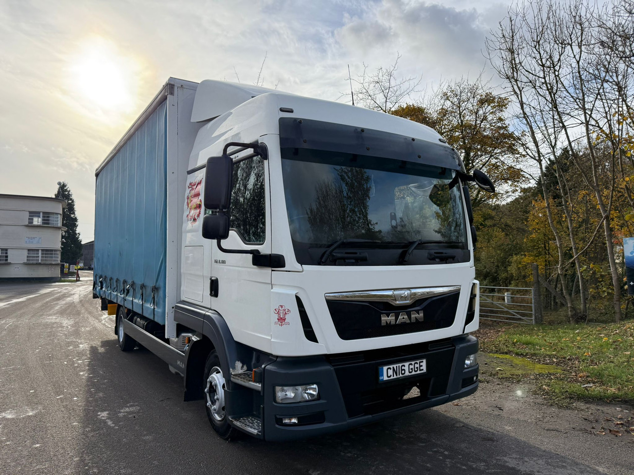 2016 MAN TGL Curtainside Truck - Camión lona: foto 2 2016 MAN TGL Curtainside Truck - Camión lona: foto 2