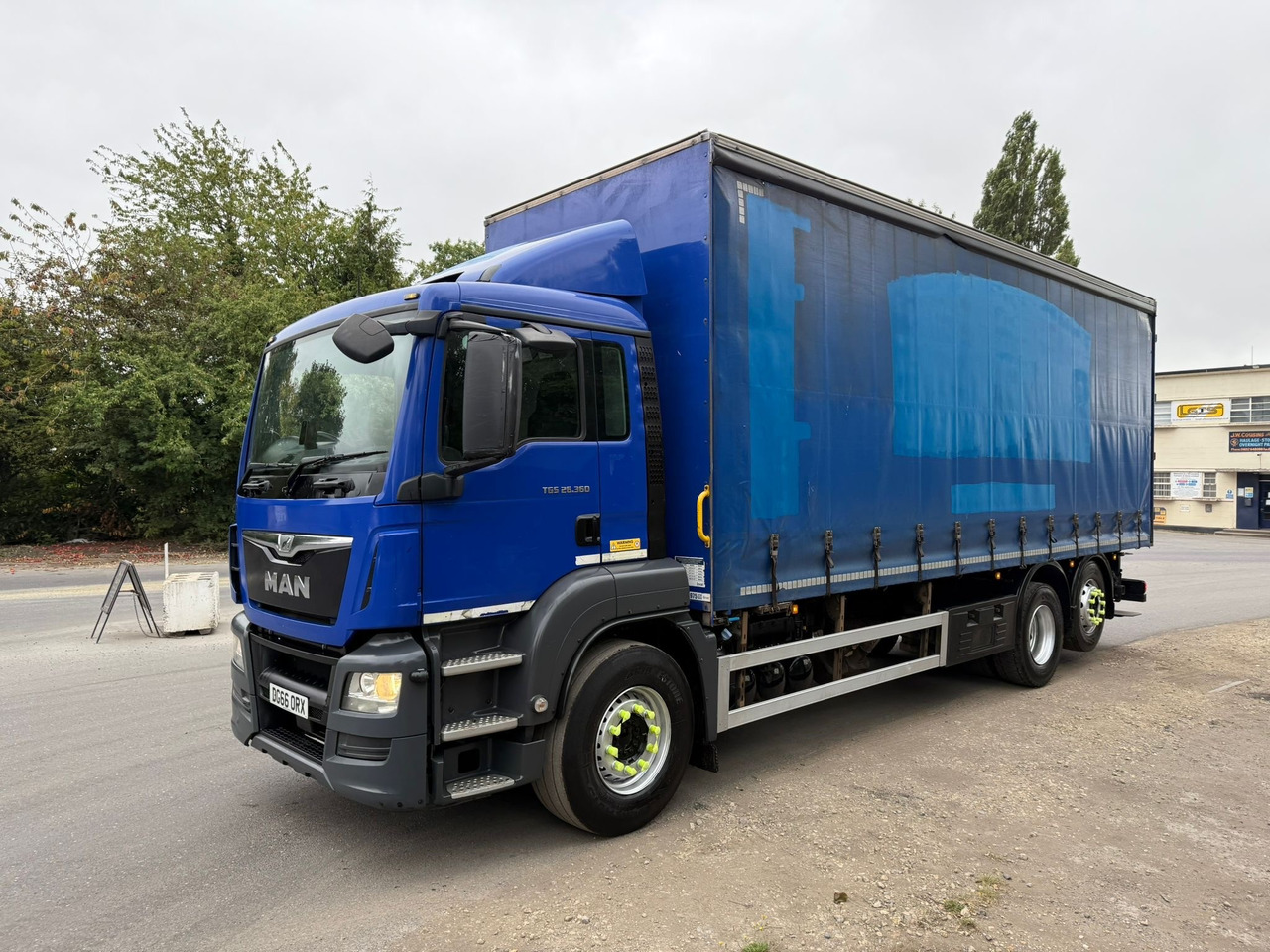 2016 MAN TGS 26 Curtainside Truck - Camión lona: foto 2 2016 MAN TGS 26 Curtainside Truck - Camión lona: foto 2